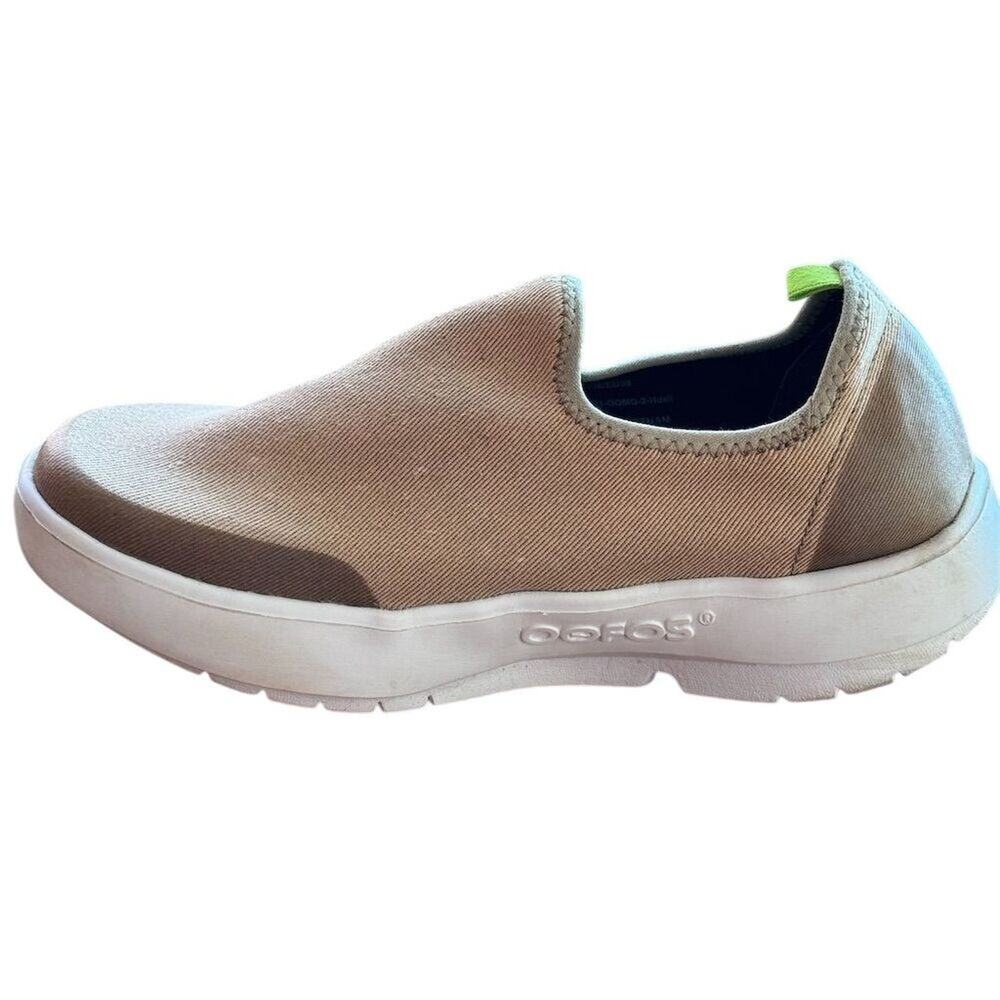OOFOS  OOmg eeZee  Low Women's Slip-On Tan & White Size 8 Lightweight comfort